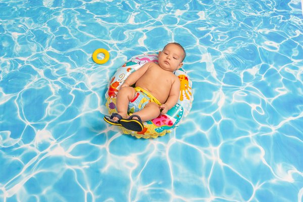Bouée bébé piscine : le guide ultime pour votre petit aventurier